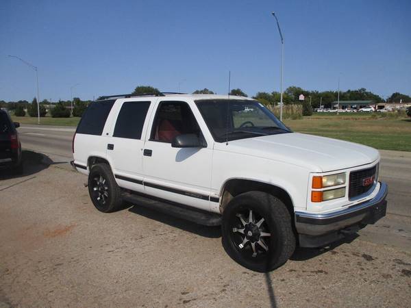 2004 Chevrolet Suburban 1500 4x4 LT . 4x4 - cars & trucks - by... for sale in Moore , Okla., OK – photo 20