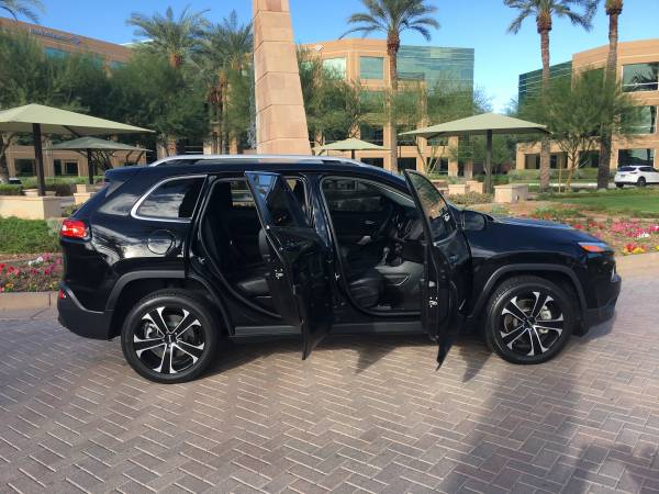 2018 Jeep Cherokee Latitude + plus Like Brand NEW Only 11000 Miles -... for sale in Scottsdale, AZ – photo 5