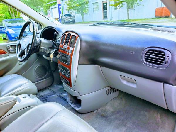 2005 Chrysler Town & Country Minivan, 1-Owner Low Mileage 98k Mint⭐... for sale in Fredericksburg, VA – photo 17