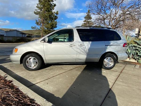 2002 Toyota Sienna - Full Roof Rack/Third Row - - by for sale in San Luis Obispo, CA – photo 8