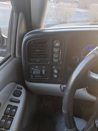 2002 Chevy Suburban 2500 4x4 - - by dealer - vehicle for sale in Ontario, ID – photo 13