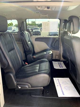 2011 Chrysler Town & Country 4dr Wgn Touring-L - cars & trucks - by... for sale in Chesaning, MI – photo 19