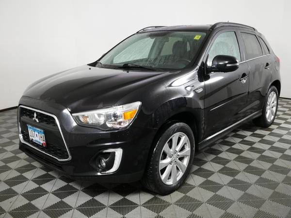 2016 Mitsubishi Outlander - - by dealer - vehicle for sale in Inver Grove Heights, MN – photo 2