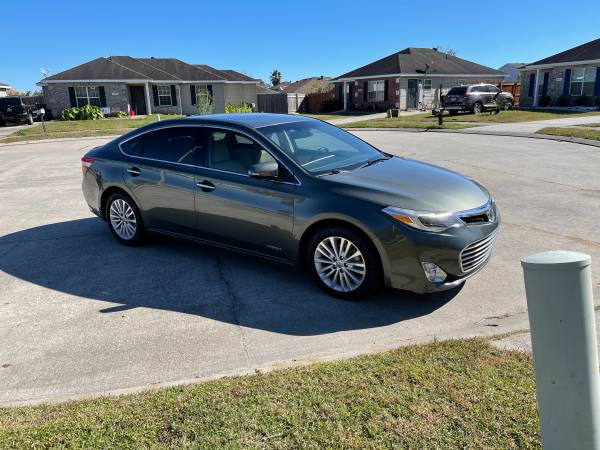 2013 Toyota Avalon hybrid limited - cars & trucks - by owner -... for sale in New Orleans, LA – photo 2