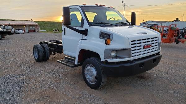 2003 GMC C4500 4500 84" CTA Chassis for 11ft Bed 8.1L Gas Auto Chassis for sale in fort smith, AR – photo 4