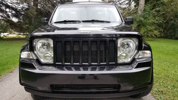 2008 jeep Liberty 4x4 low miles SKY SLIDER ROOF! no dents no rust LOOK for sale in Kenosha, WI – photo 7