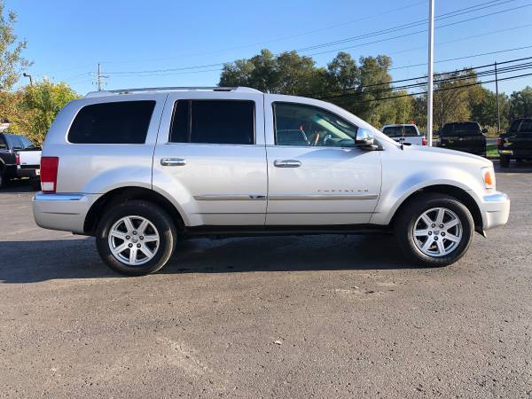 Clean Carfax! 2008 Chrysler Aspen! 4x4! 3rd Row! for sale in Ortonville, OH – photo 6