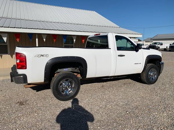 2011 CHEVROLET K2500 REGULAR CAB LONG BED 6.0L GAS 4WD *VERY CLEAN* for sale in Stratford, KS – photo 3