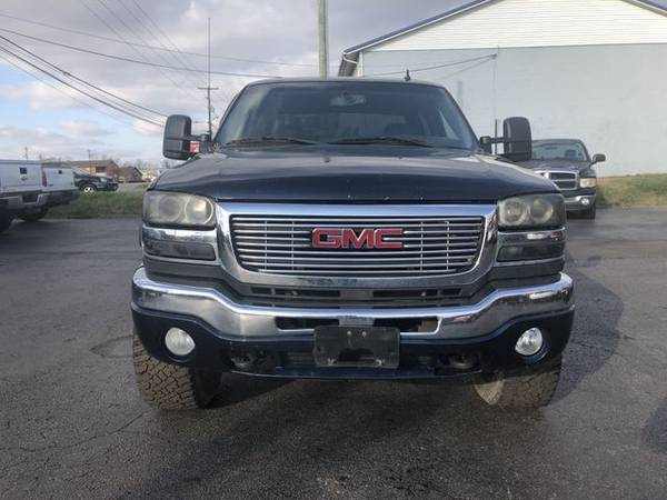 2006 GMC Sierra 2500 HD Crew Cab - In-House Financing Available! We... for sale in Chillicothe, OH – photo 2