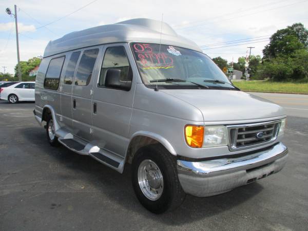 05 Ford Econoline E-350 10 Pass or work van 1 Owner Unbelievable for sale in Greenville, SC – photo 3