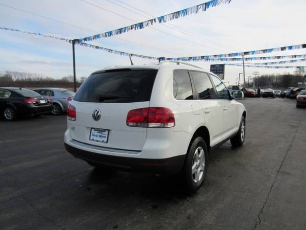 2007 Volkswagen Touareg V6 with Dual front & rear reading lights for sale in Grayslake, IL – photo 7