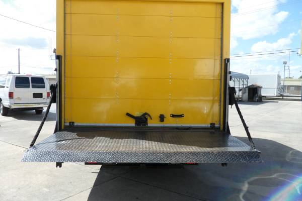 2012 GMC 16FT BOX TRUCK W/LIFTGATE LOW MILES for sale in Houston, TX – photo 15