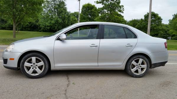 09 VW JETTA GLS - AUTO, LEATHER, PWR ROOF, LOADED, REAL NICE & CLEAN! for sale in Miamisburg, OH – photo 3