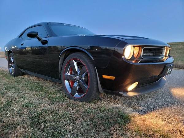 2014 Dodge Challenger - Financing Available! - cars & trucks - by... for sale in Fort Riley, KS – photo 6