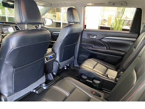 Used 2019 Toyota Highlander SE/8, 483 below Retail! - cars & for sale in Scottsdale, AZ – photo 17