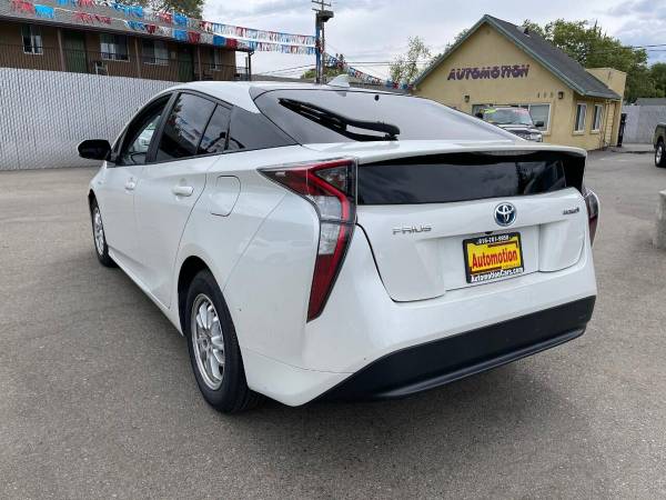 2016 Toyota Prius Three 4dr Hatchback Free Carfax on Every Car for sale in Roseville, CA – photo 4
