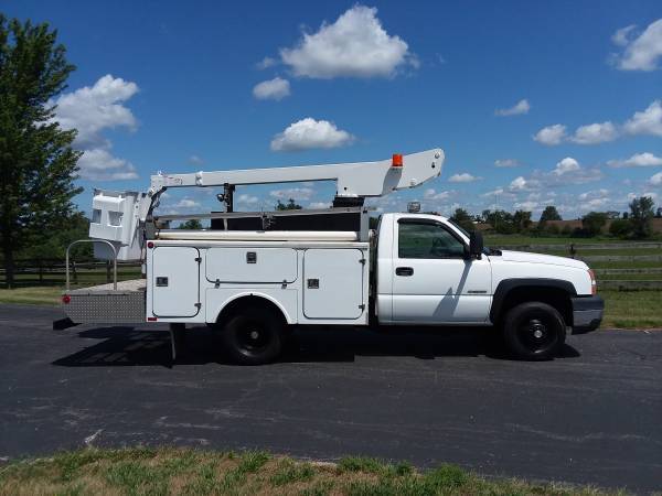 34' 2006 Chevrolet C3500 Bucket Boom Lift Utility Work Service Truck for sale in Gilberts, OH – photo 2