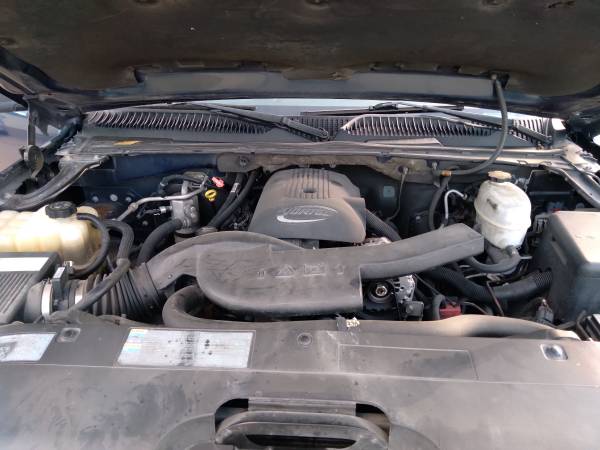 2005 Chevy Avalanche 5.3 V-8 power options $1500 below retail - cars... for sale in Killeen, TX – photo 8
