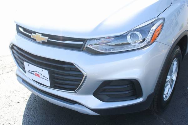 2017 Chevy Chevrolet Trax LT suv Silver Ice Metallic for sale in Springfield, MO – photo 6