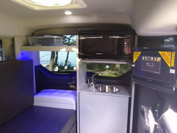 Camper Van 2019 Garageable Mini-T Solar Warranty Microwave wifi for sale in Lake Crystal, OH – photo 16