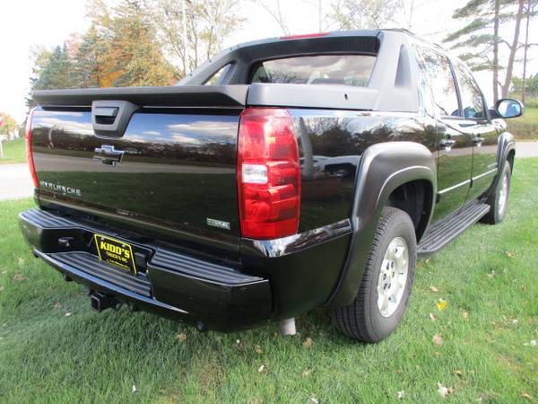 2007 chevrolet avalanche 4x4 - cars & trucks - by dealer - vehicle... for sale in Fort Atkinson, WI – photo 6