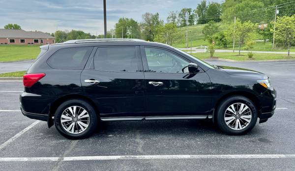 2017 Nissan Pathfinder SL - - by dealer - vehicle for sale in LONDON, KY – photo 4