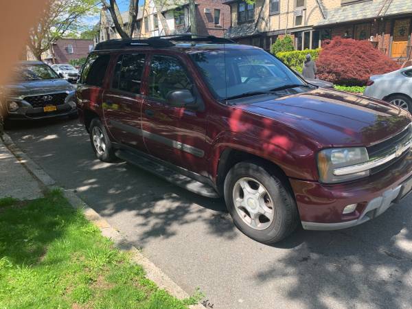 2004 chevy trailblazer 3 rows excellent condition for sale in Bronx, NY – photo 3