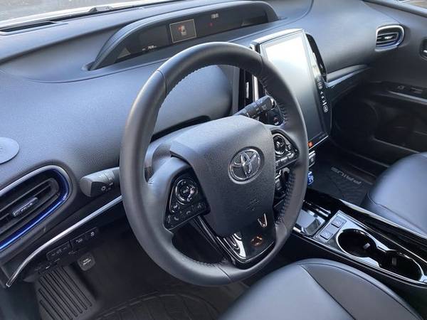 2019 Toyota Prius Limited Hatchback 1 Owner, Tech Pkg, Leather... for sale in Portland, OR – photo 13