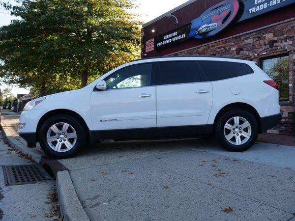 2009 Chevrolet Chevy Traverse 09 TRAVERSE, THIRD ROW SEATING,... for sale in Massapequa, NY – photo 3