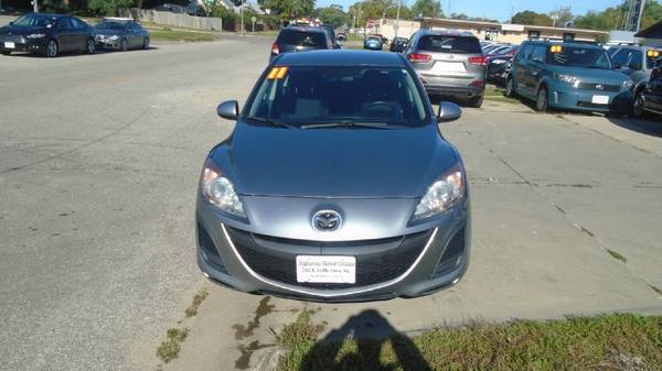 2011 mazda 3 clean car 81,000 miles $6600 for sale in Waterloo, IA – photo 2
