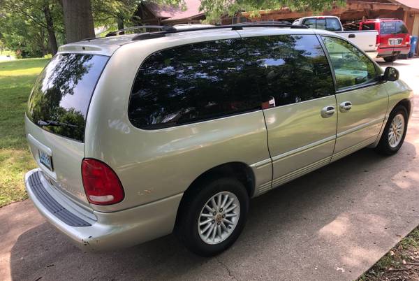 1999 Chrysler town country 199k miles for sale in Jefferson City, MO – photo 3