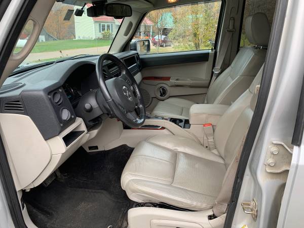 2006 Jeep Commander Limited 4WD LOADED! 3rd Row Books for $7K - cars... for sale in Underhill, VT – photo 3