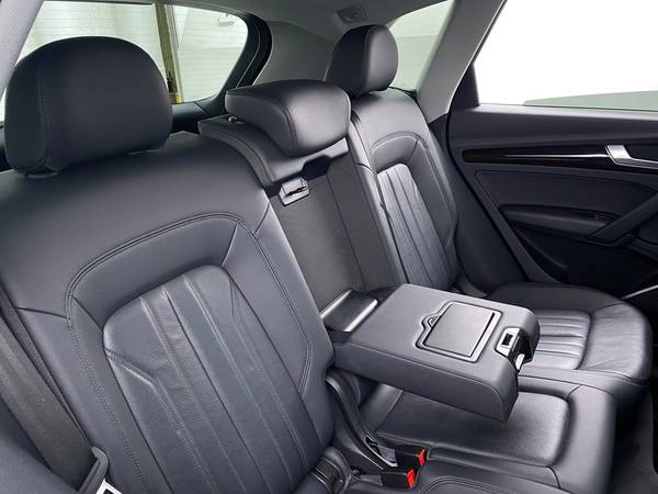 2018 Audi Q5 Premium Sport Utility 4D suv Silver - FINANCE ONLINE -... for sale in Chicago, IL – photo 19