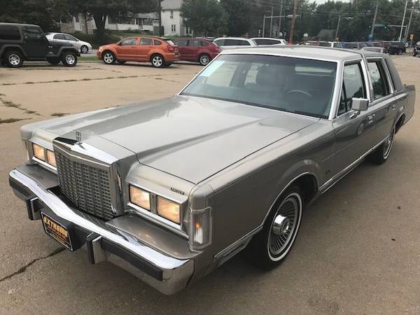 1987 Lincoln Town Car CARTIER - cars & trucks - by dealer - vehicle... for sale in Des Moines, IA – photo 2