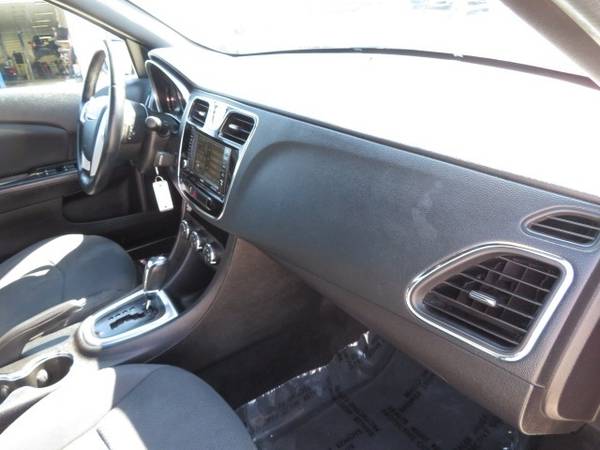 2013 Chrysler 200 4dr Sdn Touring 161, 000 miles 3, 700 - cars & for sale in Waterloo, IA – photo 9