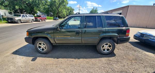 1996 Jeep Grand Cherokee - cars & trucks - by dealer - vehicle... for sale in Champaign, IL – photo 4
