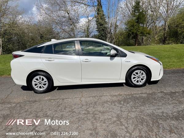 2017 Toyota Prius Two (Natl) - - by dealer - vehicle for sale in Portland, OR – photo 6