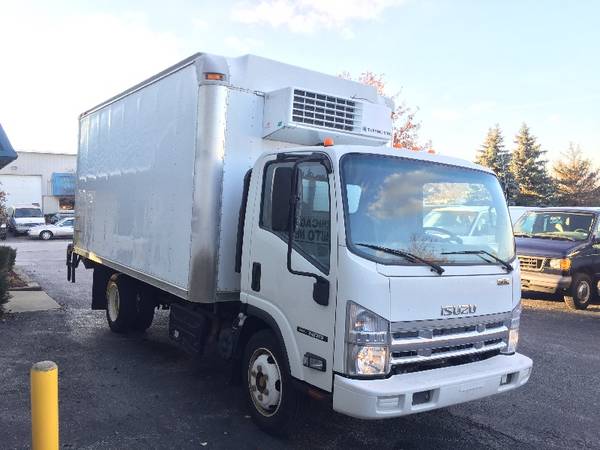 2011 Isuzu NRR Refrigerated Reefer Truck 38k LOW MILES npr nqr box for sale in Mokena, IL – photo 2