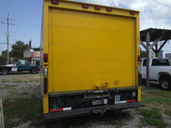 2004 GMC 3500 CutAway Box Trk for sale in Jefferson, LA – photo 4