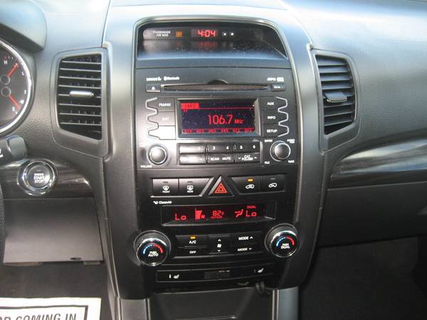 2011 Kia Sorento EX 4WD SUV, Only 102K, Clean! for sale in ENDICOTT, NY – photo 12