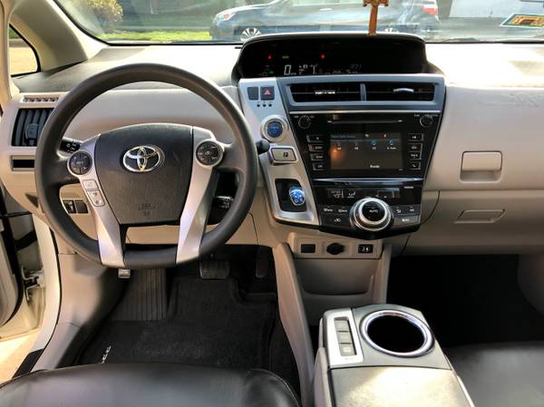 2017 Toyota Prius V (41 MPG) - cars & trucks - by owner - vehicle... for sale in Schiller Park, IL – photo 10