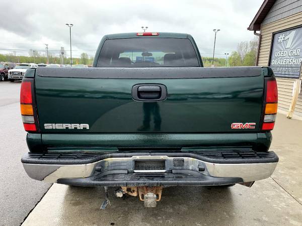 2005 GMC Sierra 2500HD 4WD Crew Cab 153 7 - - by for sale in Chesaning, MI – photo 5