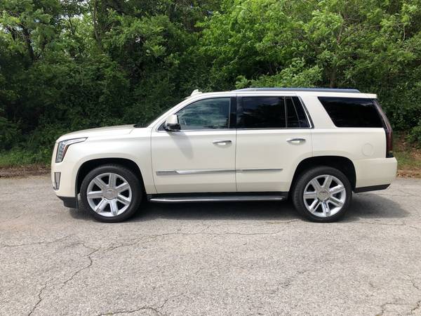 2015 Caddy Cadillac Escalade Luxury 4WD suv Pearl White for sale in Fayetteville, AR – photo 4