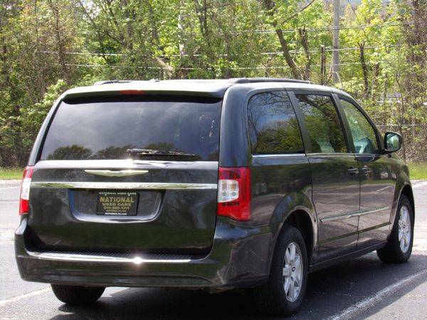2012 Chrysler Town Country Touring for sale in Cleveland, OH – photo 3