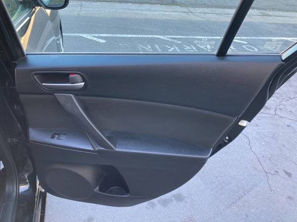 2013 Mazda Mazda3 4dr Sdn Auto i SV , Clean Saver with Black for sale in Sacramento , CA – photo 15