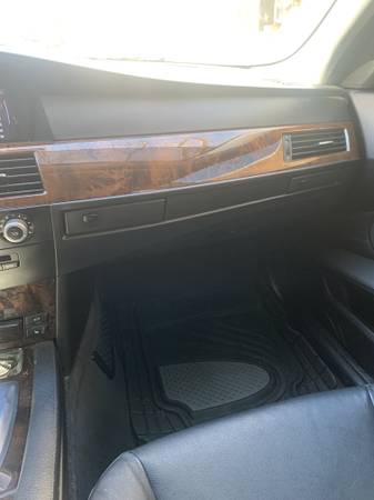 528xi BMW 2010 white black inside for sale in NEW YORK, NY – photo 13