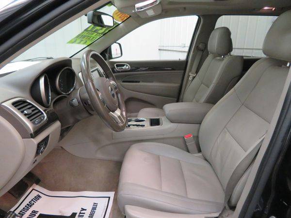 2011 Jeep Grand Cherokee 4WD 4dr Laredo - LOTS OF SUVS AND TRUCKS!! for sale in Marne, MI – photo 15