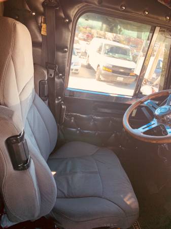 Freightliner Classic Xl 2002 for sale in Chicago, IN – photo 7