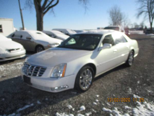 2006 CADILAC DTS 94K LIKE NEW - cars & trucks - by dealer - vehicle... for sale in Perrysburg, OH – photo 2