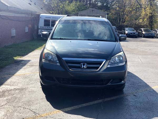 2006 HONDA ODYSSEY - LEATHER SEATS - SUPER CLEAN! - cars & trucks -... for sale in Nashville, KY – photo 2